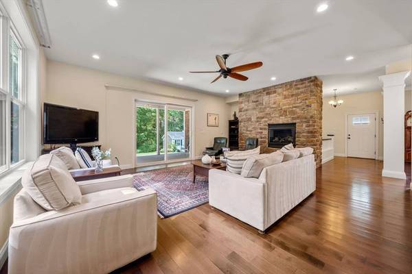 39 Highview Rd, Plymouth, MA 02360