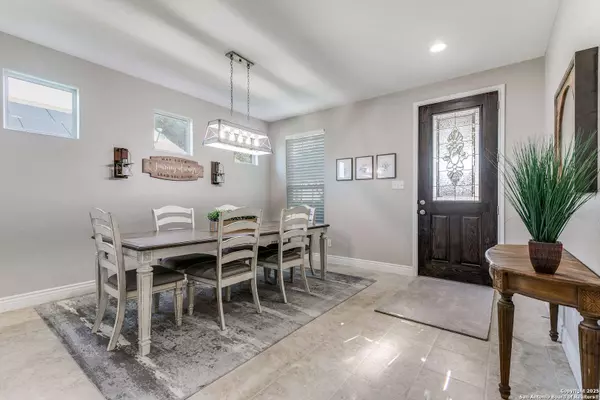 2939 Thunder Gulch, San Antonio, TX 78245