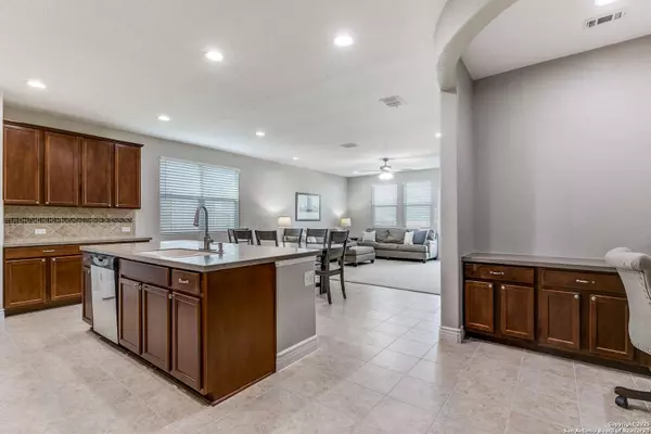 2939 Thunder Gulch, San Antonio, TX 78245