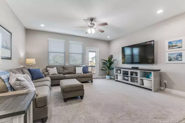 2939 Thunder Gulch, San Antonio, TX 78245