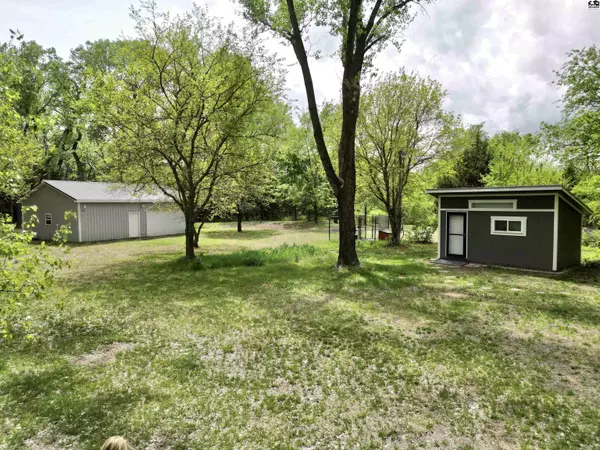 6103 E 69th Ave, Buhler, KS 67522