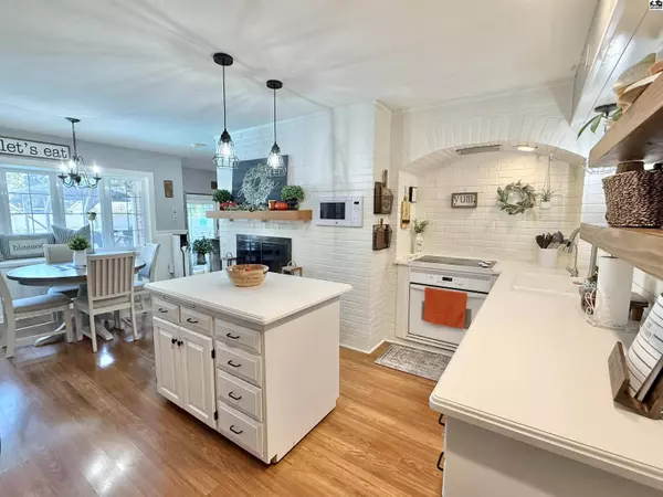 3200 Farmington Rd, Hutchinson, KS 67502