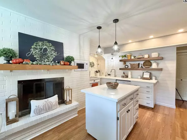 3200 Farmington Rd, Hutchinson, KS 67502