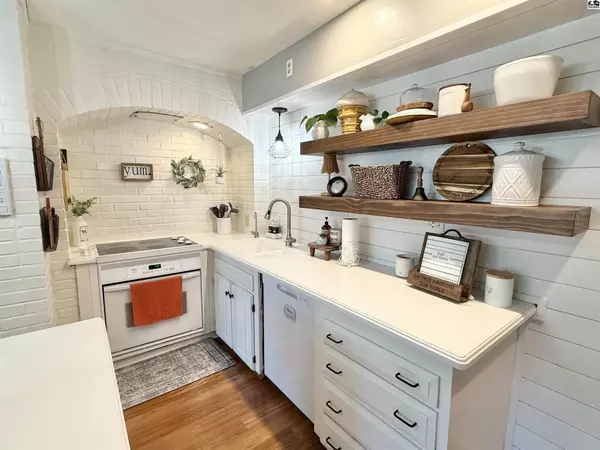 3200 Farmington Rd, Hutchinson, KS 67502