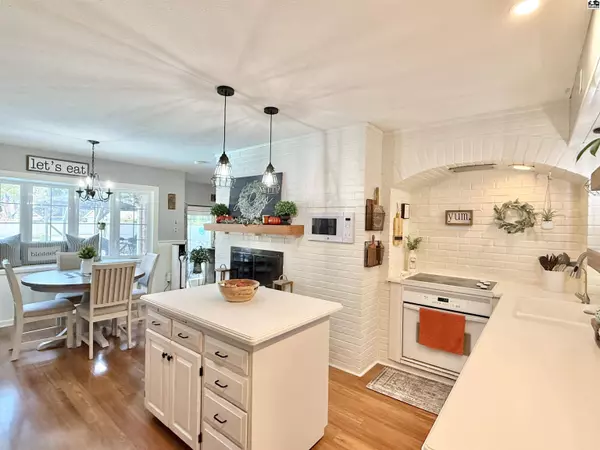 3200 Farmington Rd, Hutchinson, KS 67502