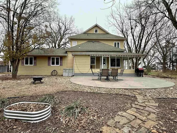 8409 N Sallee Rd, Hutchinson, KS 67502