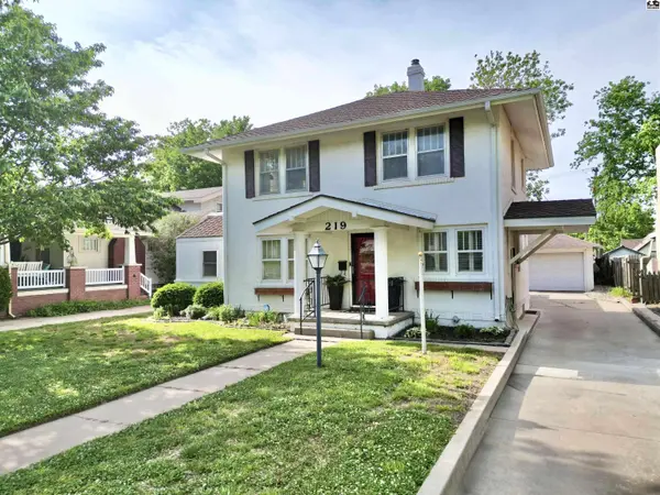 219 W 19th Ave, Hutchinson, KS 67502