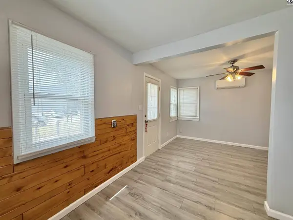 816 E 2nd Ave, Hutchinson, KS 67501