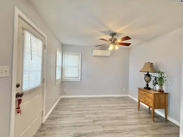 816 E 2nd Ave, Hutchinson, KS 67501