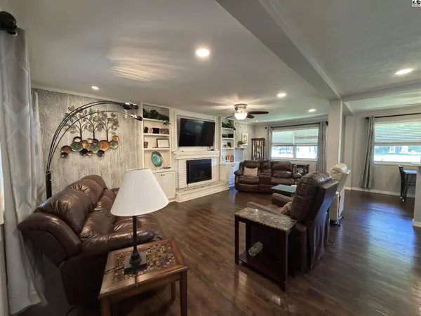 47 Tomahawk Rd, Hutchinson, KS 67502