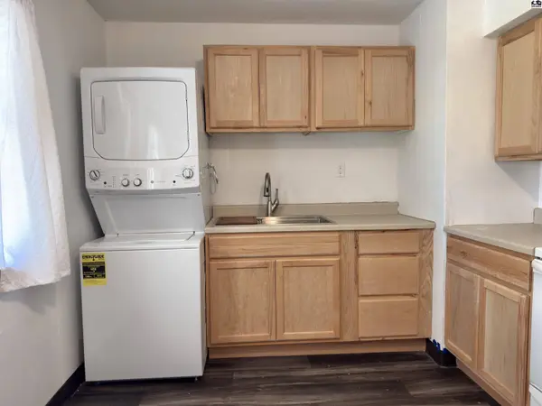11 Swarens St, Hutchinson, KS 67502