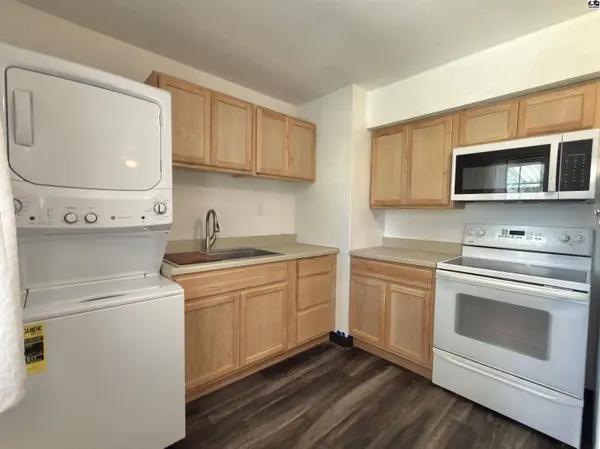 11 Swarens St, Hutchinson, KS 67502