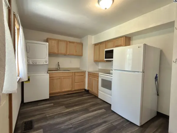 11 Swarens St, Hutchinson, KS 67502