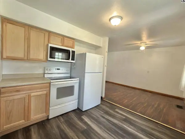 11 Swarens St, Hutchinson, KS 67502