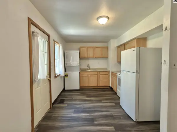 11 Swarens St, Hutchinson, KS 67502