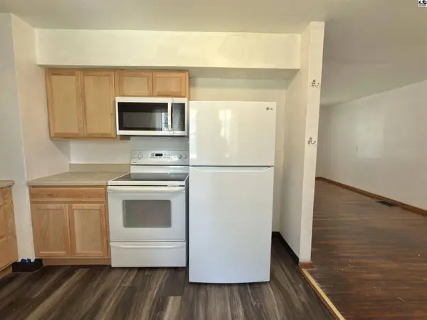 11 Swarens St, Hutchinson, KS 67502