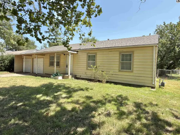 11 Swarens St, Hutchinson, KS 67502