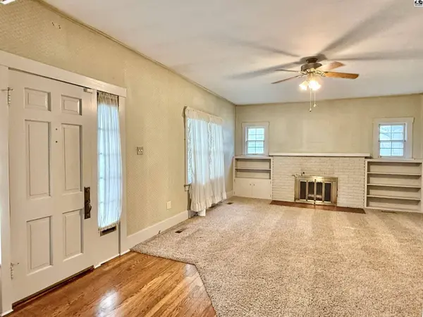 1313 N Walnut St, Hutchinson, KS 67501