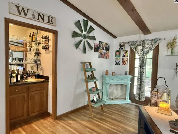 3912 Mission Dr, Hutchinson, KS 67502