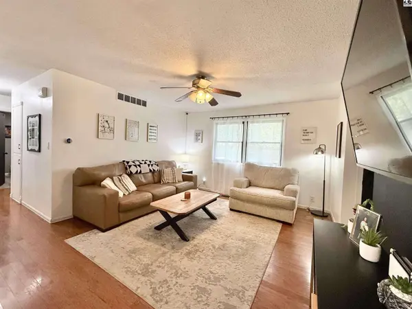912 E 31st Terr, Hutchinson, KS 67502