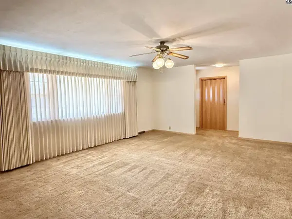 207 S Park Ave, Pretty Prairie, KS 67570