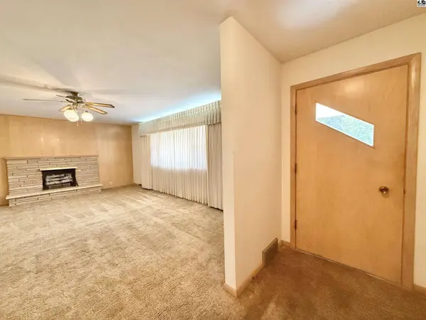 207 S Park Ave, Pretty Prairie, KS 67570