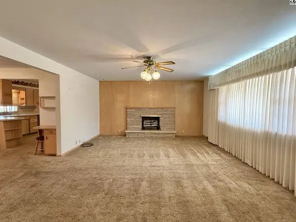 207 S Park Ave, Pretty Prairie, KS 67570