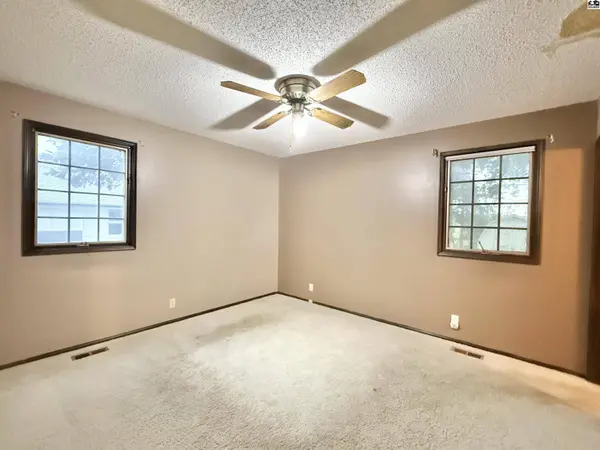 4109 Quivira Rd, Hutchinson, KS 67502