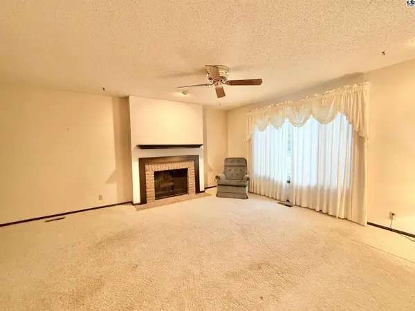 4109 Quivira Rd, Hutchinson, KS 67502