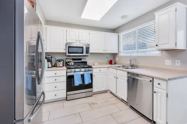 7948 S SHAYLA DR, West Jordan, UT 84088