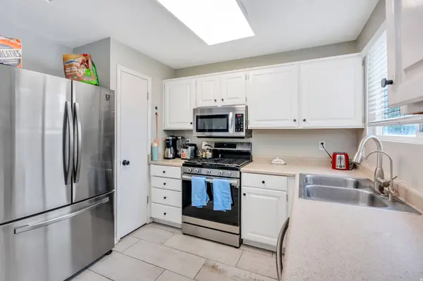 7948 S SHAYLA DR, West Jordan, UT 84088