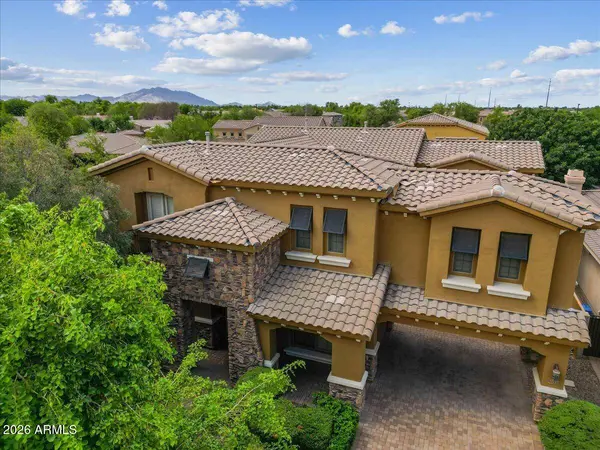 4053 E THUNDERHEART Court, Gilbert, AZ 85297
