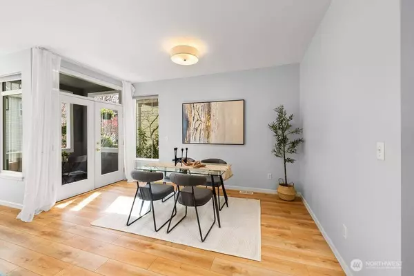 11304 NE 117th ST #70, Kirkland, WA 98034