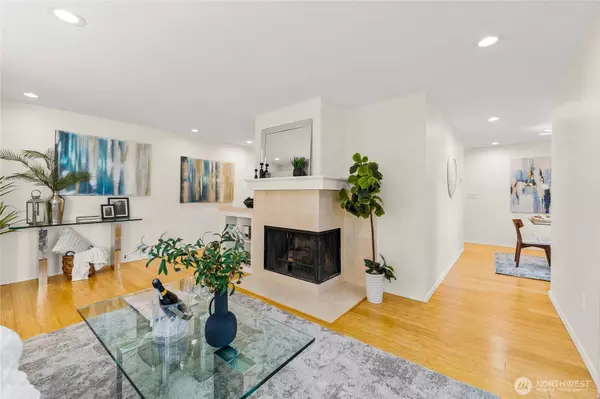 1218 101st PL NE, Bellevue, WA 98004