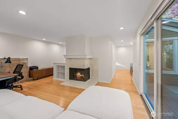 1218 101st PL NE, Bellevue, WA 98004