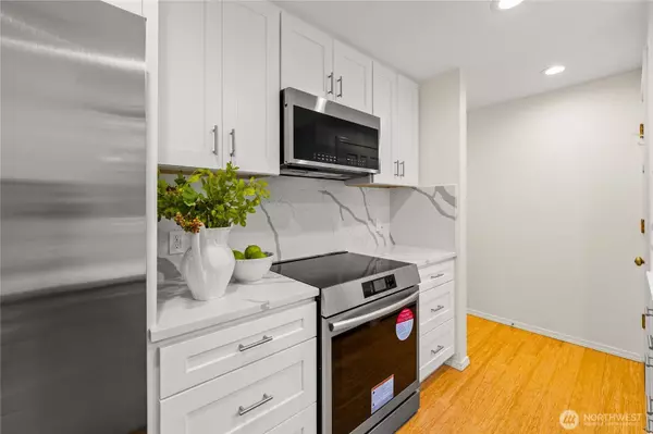 1218 101st PL NE, Bellevue, WA 98004