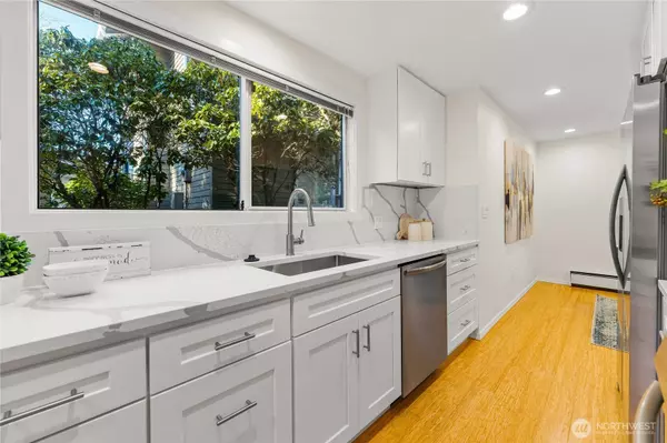 1218 101st PL NE, Bellevue, WA 98004