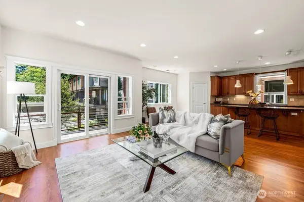 810 5th AVE NW, Issaquah, WA 98027