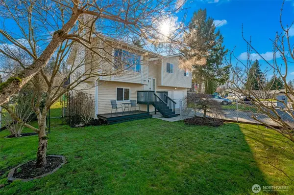 10609 52nd AVE NE, Marysville, WA 98270