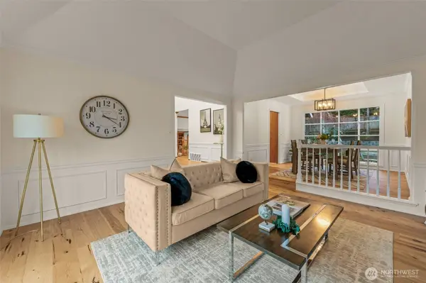 4712 241st AVE SE, Sammamish, WA 98029