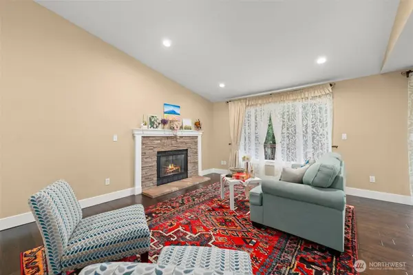 22706 NE 12th PL, Sammamish, WA 98074