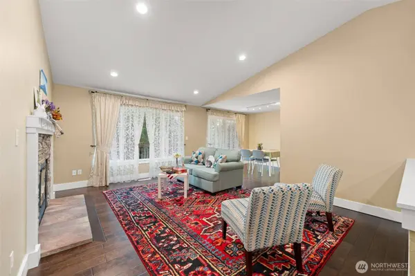 22706 NE 12th PL, Sammamish, WA 98074