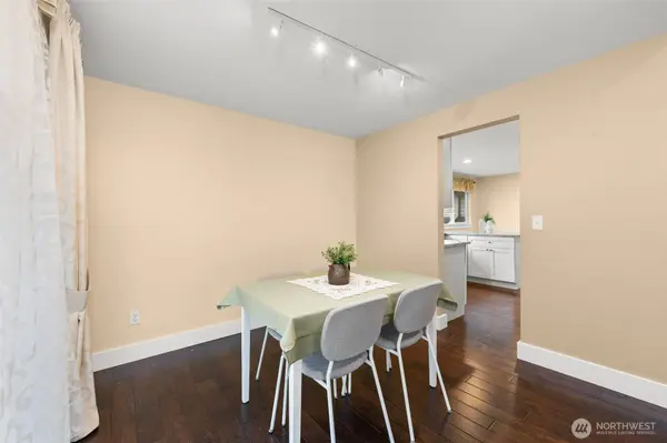 22706 NE 12th PL, Sammamish, WA 98074