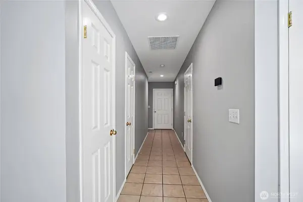 19306 75th ST E #D2, Bonney Lake, WA 98391