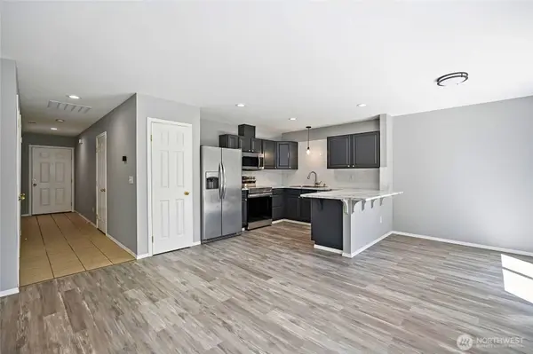 19306 75th ST E #D2, Bonney Lake, WA 98391