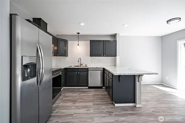 19306 75th ST E #D2, Bonney Lake, WA 98391