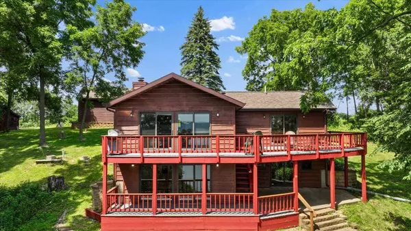 15 Scenic Point Dr, De Soto, WI 54624