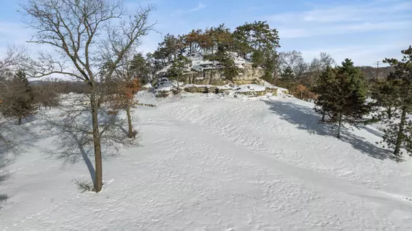 7676 W Castle Mound Rd, Holland, WI 54636