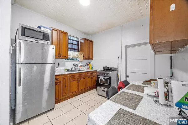 344-348 Henry ST, Orange, NJ 07050