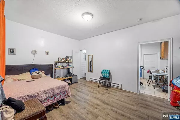 344-348 Henry ST, Orange, NJ 07050